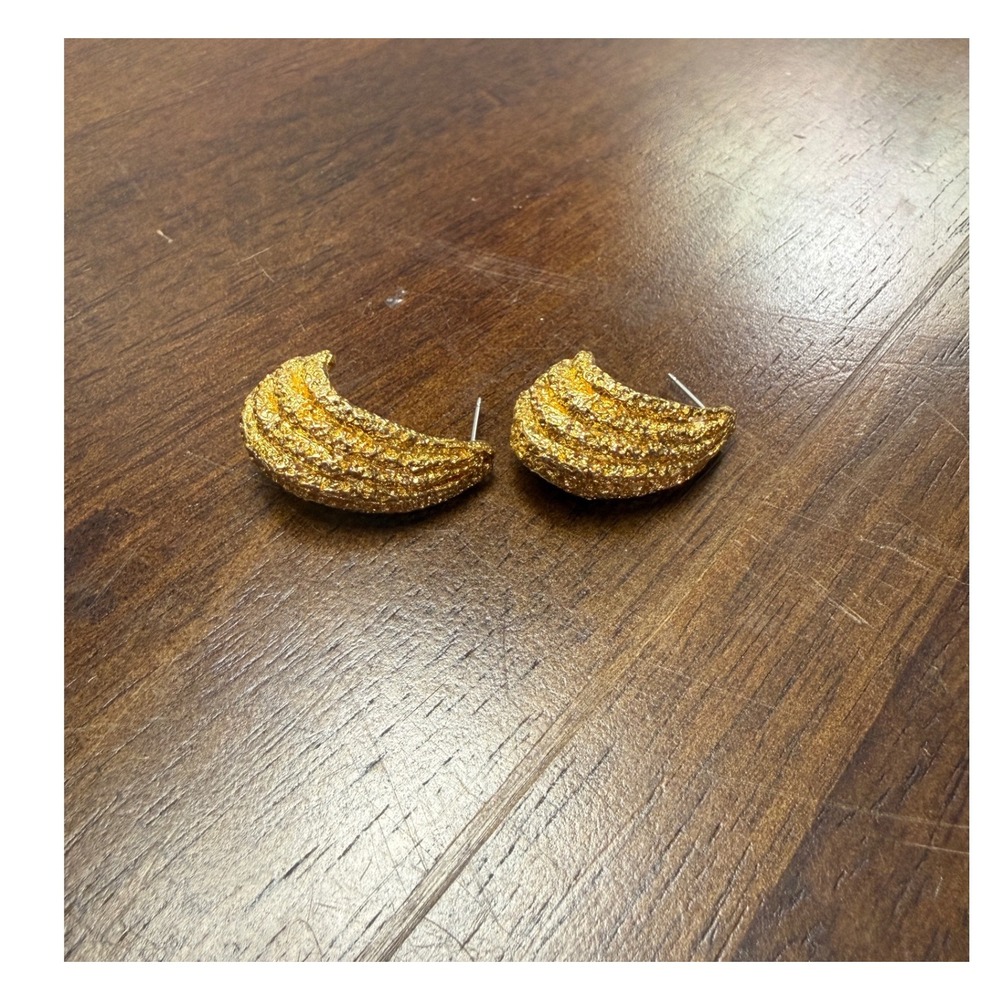 Premier Designs Gold Tone Textured Ribbed Nugget Half Hoop Stud Earrings Vintage